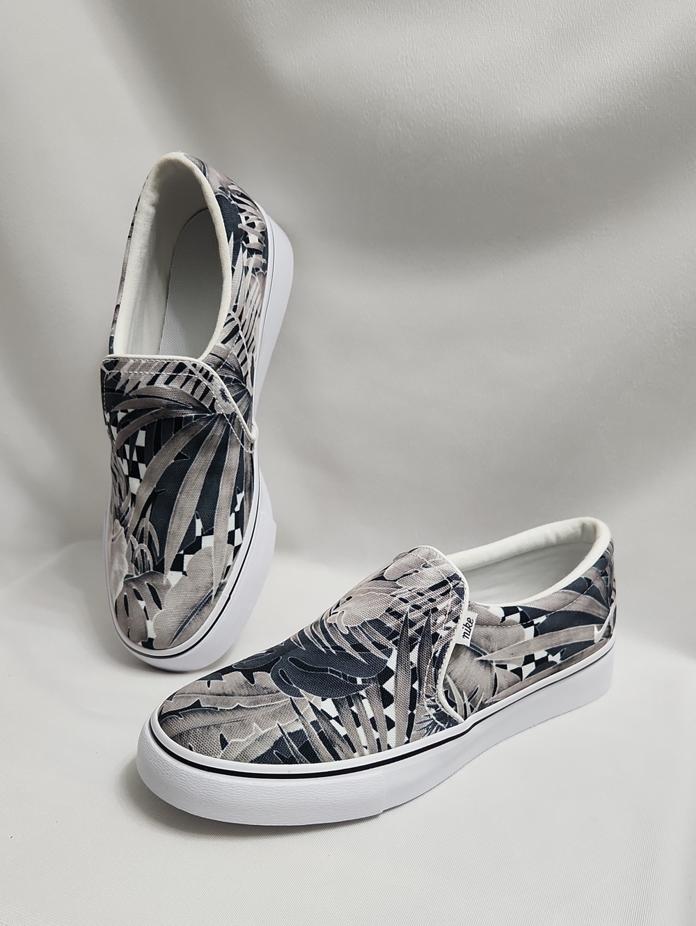 Nike Court Royale AC Slip-On SE Palm Leaves Tropical Shoes (W Size 7.5)